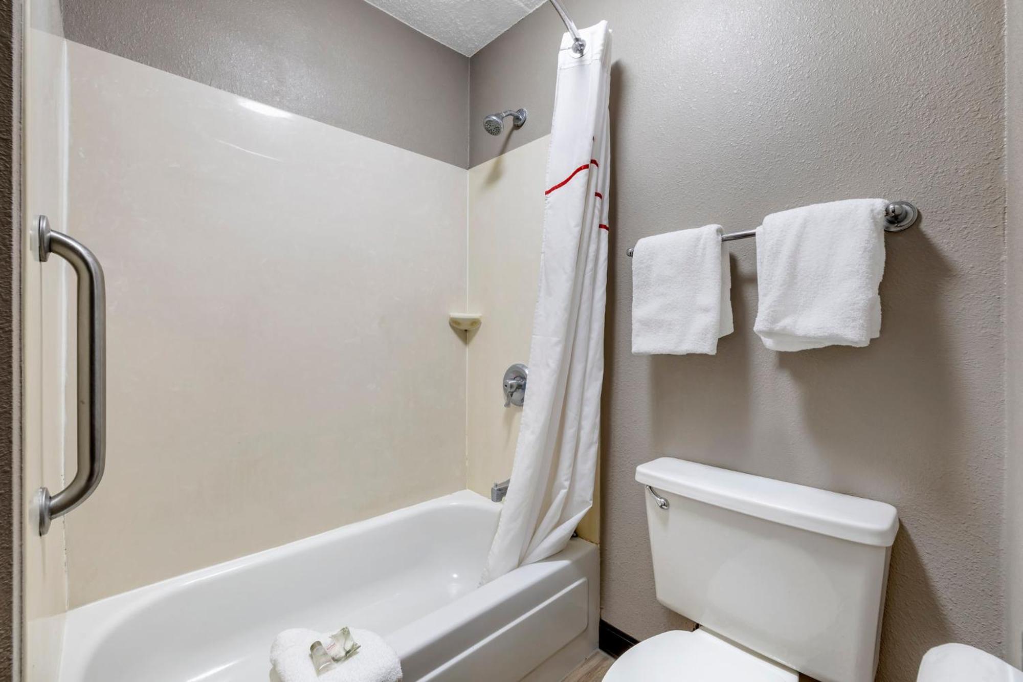 Red Roof Inn Парсипани Екстериор снимка