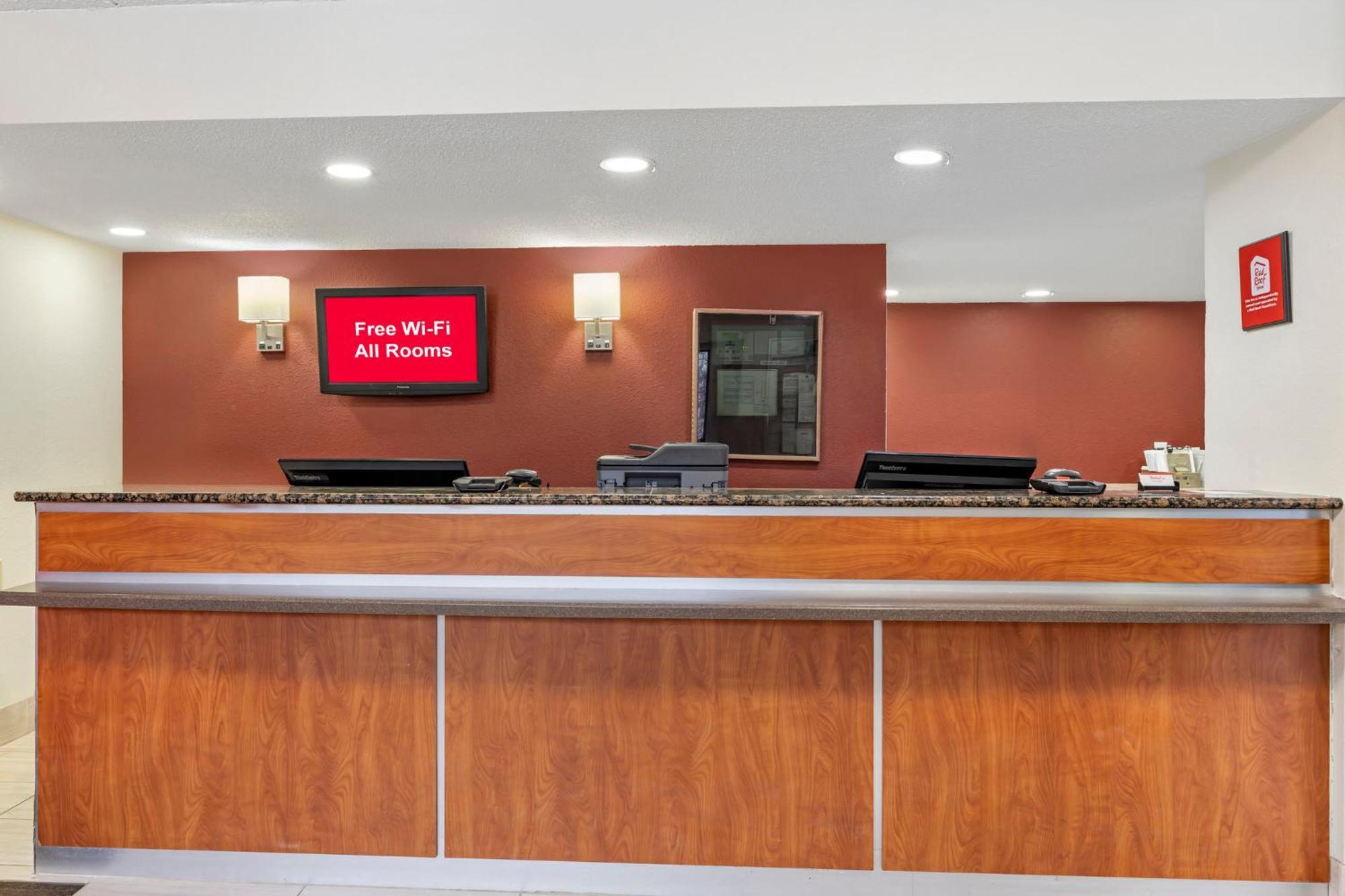 Red Roof Inn Парсипани Екстериор снимка