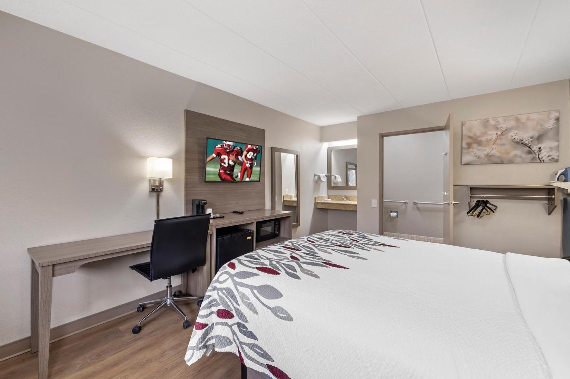 Red Roof Inn Парсипани Екстериор снимка