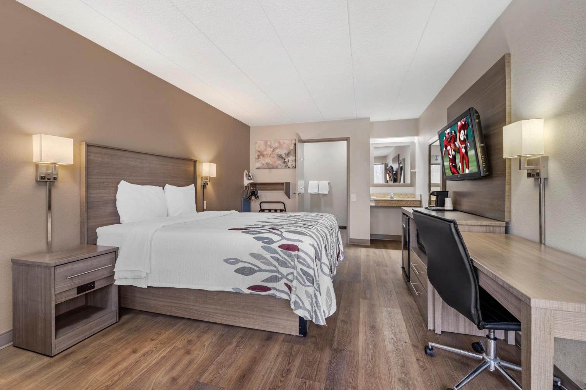 Red Roof Inn Парсипани Екстериор снимка