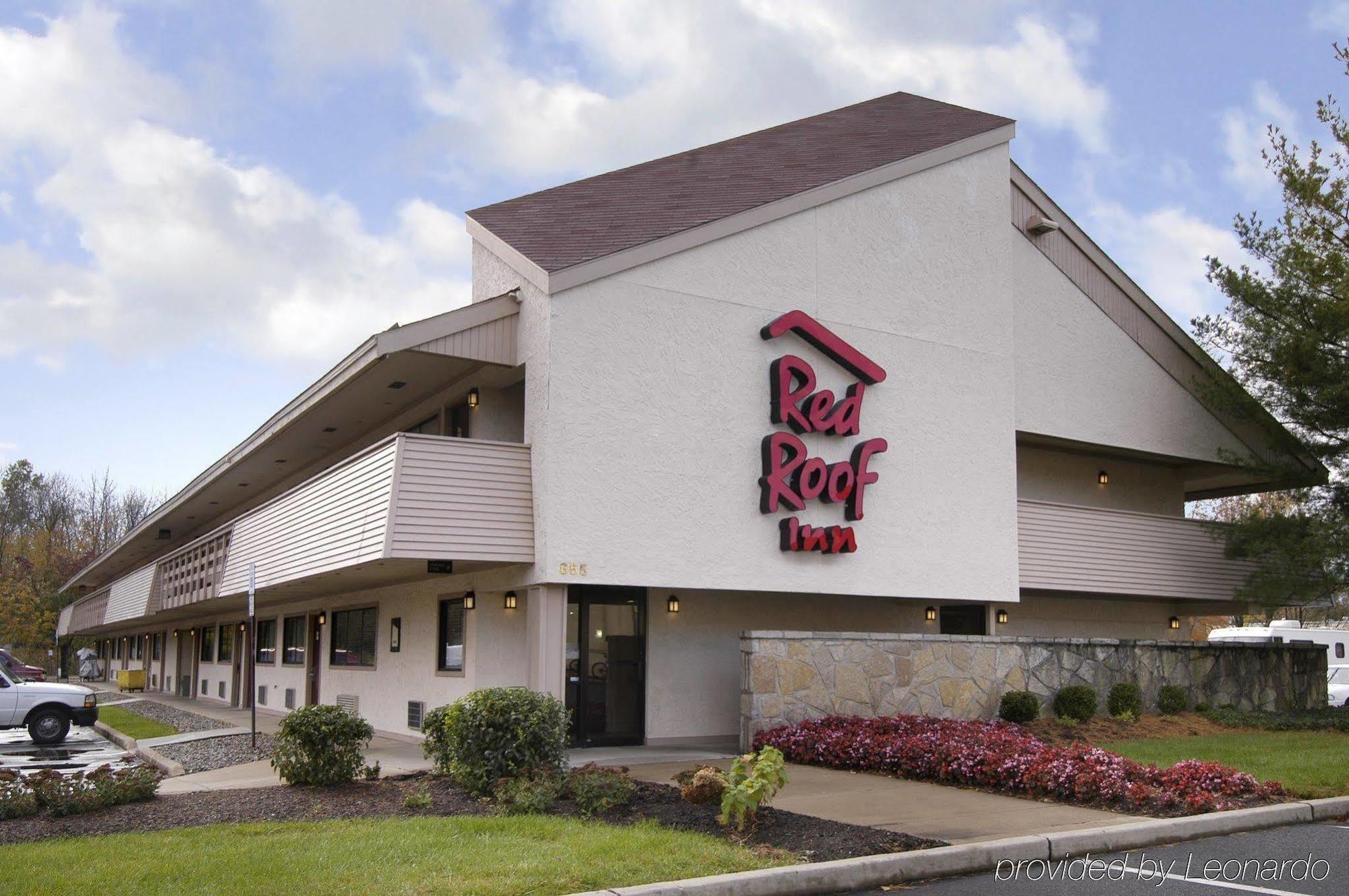 Red Roof Inn Парсипани Екстериор снимка
